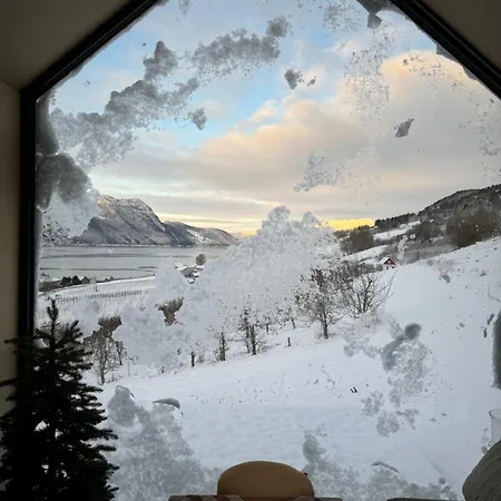 Charming Tiny House With Panorama View * Sandane