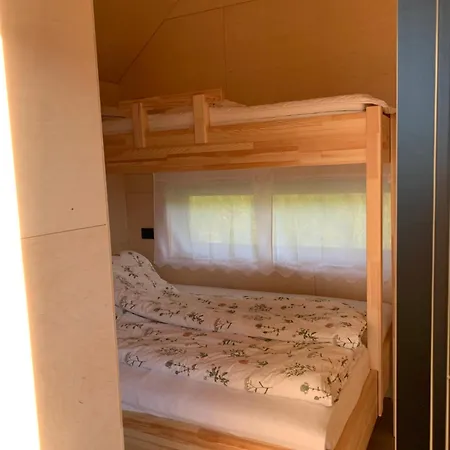 Κάμπινγκ Charming Tiny House With Panorama View Sandane