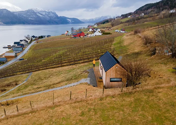 Kamp alanı Charming Tiny House With Panorama View Sandane