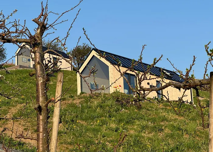 Kamp alanı Charming Tiny House With Panorama View Sandane