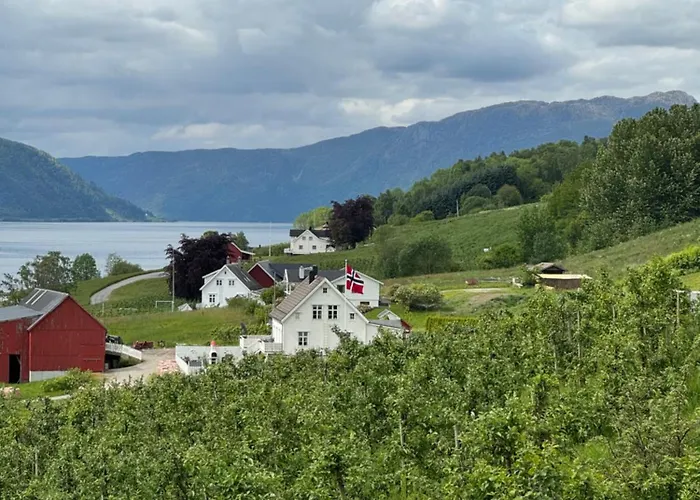 营地 Charming Tiny House With Panorama View 桑讷